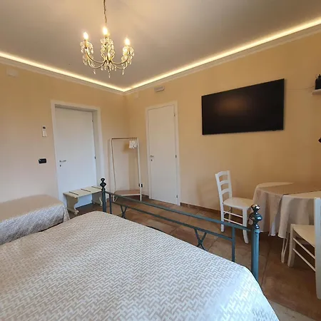 Villa Malvasio - Piscina & Suite Idromassaggio 住宿加早餐酒店