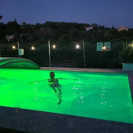 Malvasio - Piscina & Idromassaggio 3*