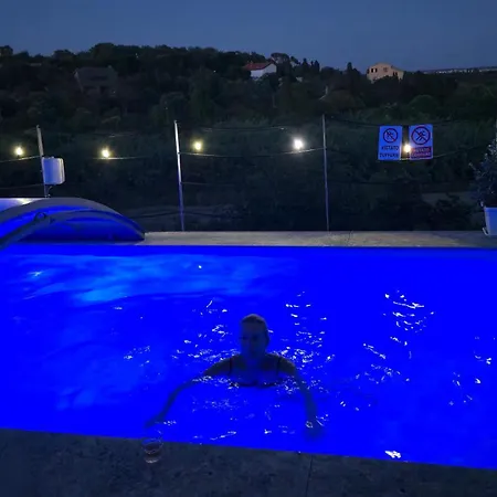 Malvasio - Piscina & Idromassaggio Nocleg ze śniadaniem