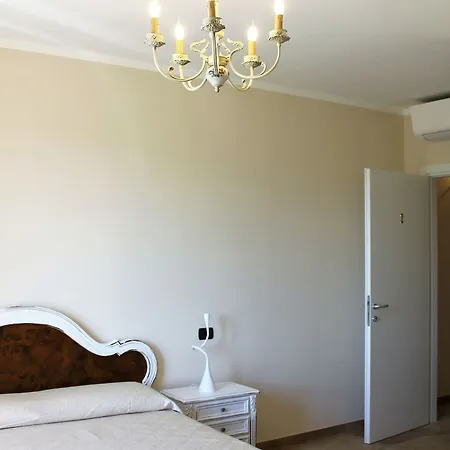 Alojamento de Acomodação e Pequeno-almoço Malvasio Pool And Jacuzzi Sássari