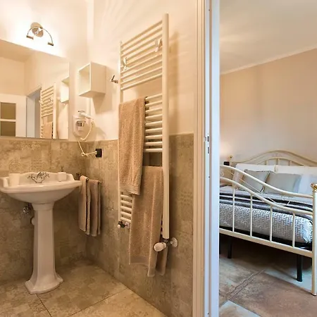 Villa Malvasio - Piscina & Suite Idromassaggio Bed & Breakfast