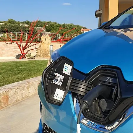 ベッド・アンド・ブレックファスト Malvasio Pool And Jacuzzi