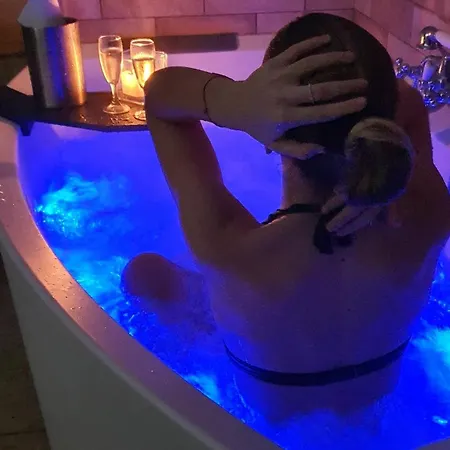 Villa Malvasio - Piscina & Suite Idromassaggio 4*