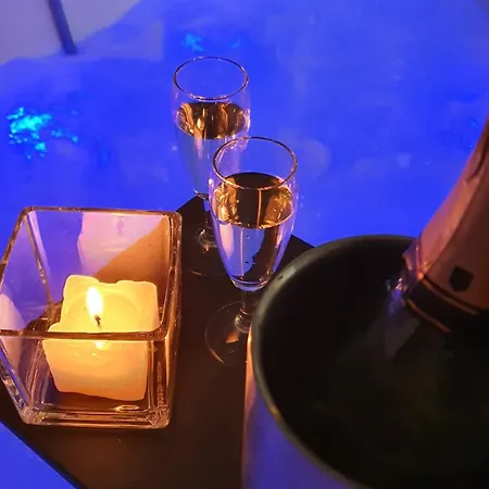 Malvasio - Piscina & Idromassaggio 3* סאסארי