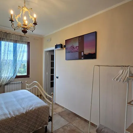 B&B Malvasio Pool And Jacuzzi 사사리