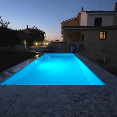 Malvasio Pool And Jacuzzi B&B 사사리