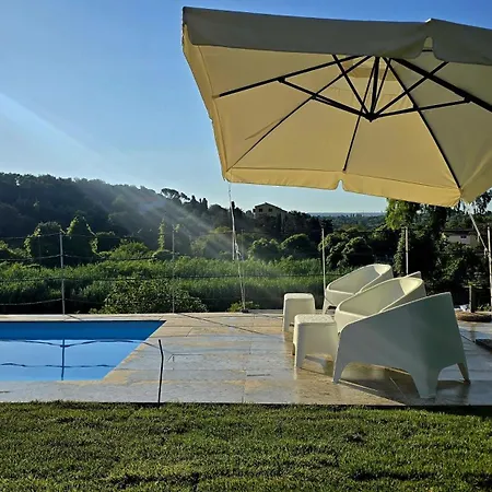 Malvasio - Piscina & Idromassaggio לינה וארוחת בוקר 3*