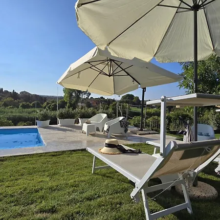 Bed & Breakfast Villa Malvasio - Piscina & Suite Idromassaggio 4*