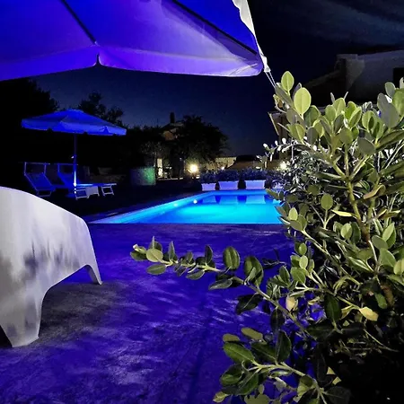 Malvasio Pool And Jacuzzi ベッド・アンド・ブレックファスト