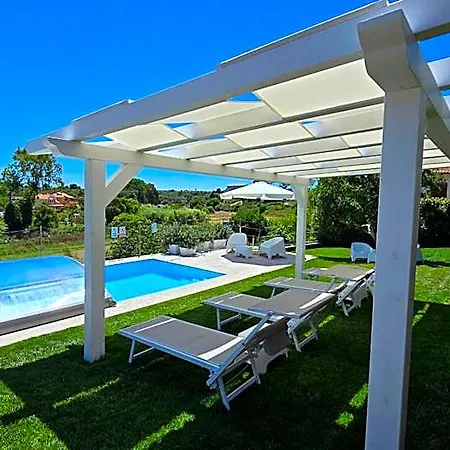 Malvasio - Piscina & Idromassaggio Couette-café Sassari