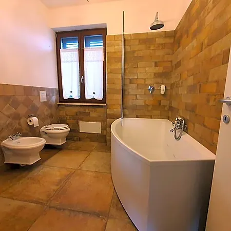 Malvasio - Piscina & Idromassaggio 3* Sassari