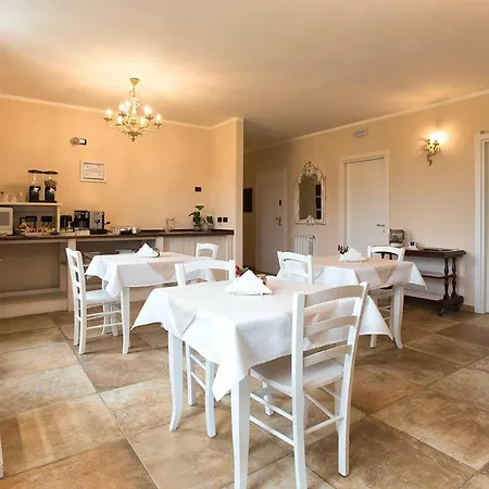 Villa Malvasio - Piscina & Suite Idromassaggio 4*