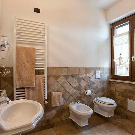 Malvasio Pool And Jacuzzi B&B