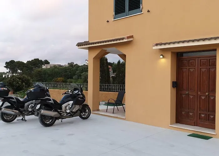 Malvasio - Piscina & Idromassaggio 4* Sassari